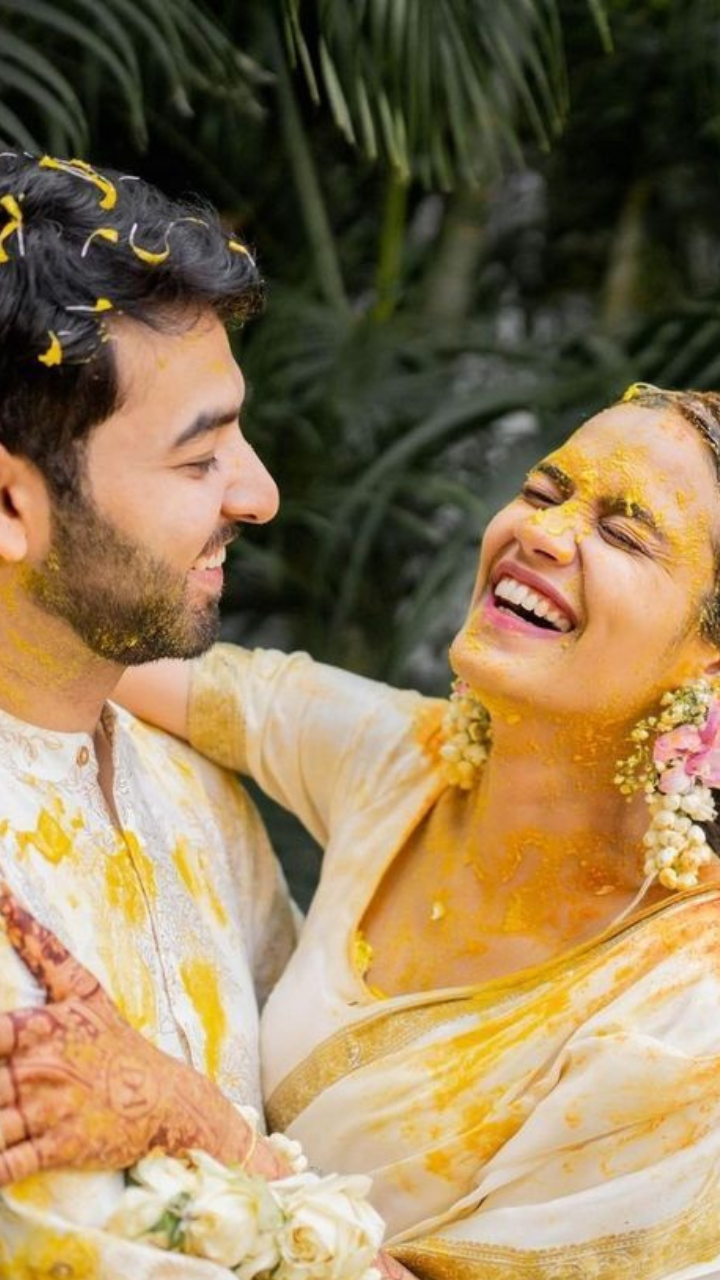 Indian Haladi Ceremony | Indian bride photography poses, Bride photography  poses, Indian wedding photography poses
