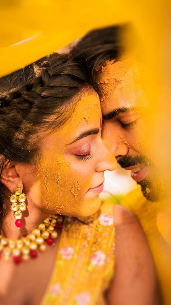Dalljiet Kaur and fiancé Nikhil Patel twin in yellow at their haldi  ceremony; actress shares photos with step-daughter Aariyana and son Jaydon  | The Times of India