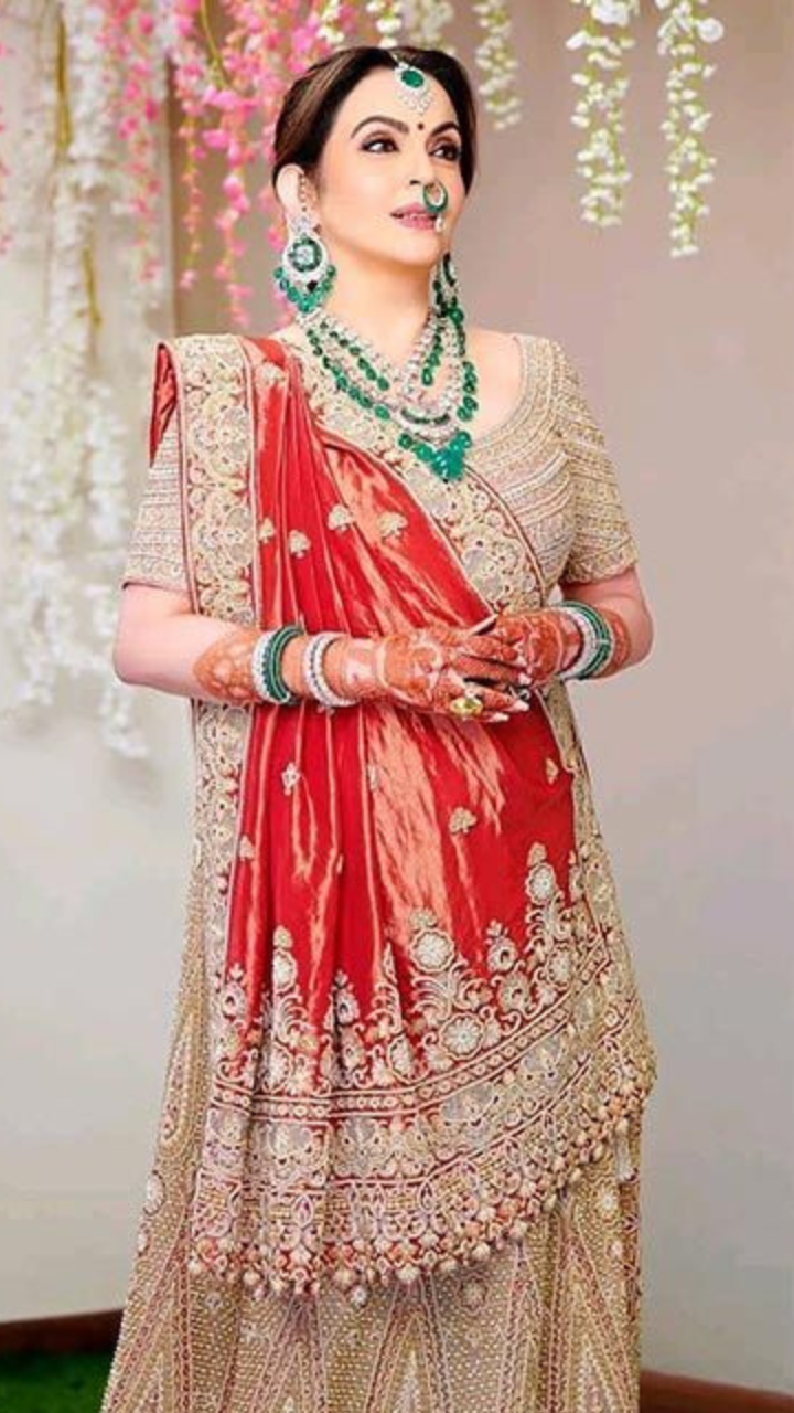 91 Gujarati saree draping ideas | saree, saree draping styles, indian  outfits