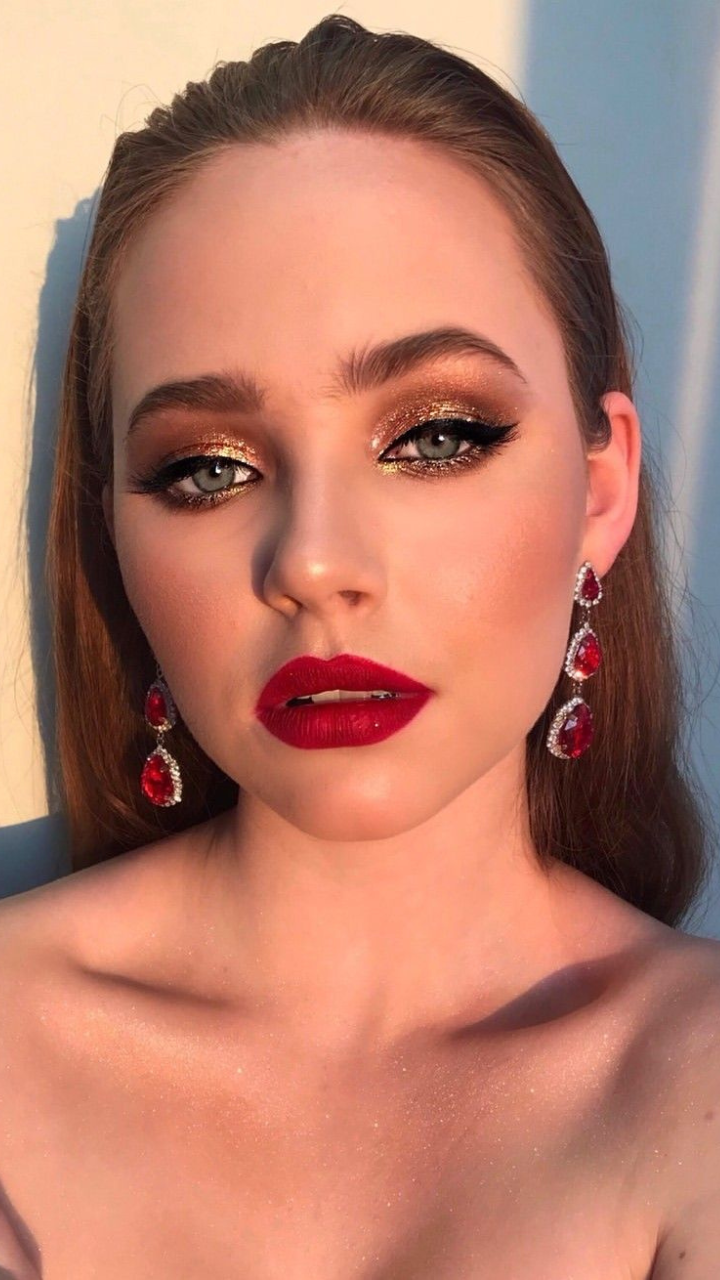 Make-up Ideas To Pair With Your Stunning Red Dress - Boldsky.com