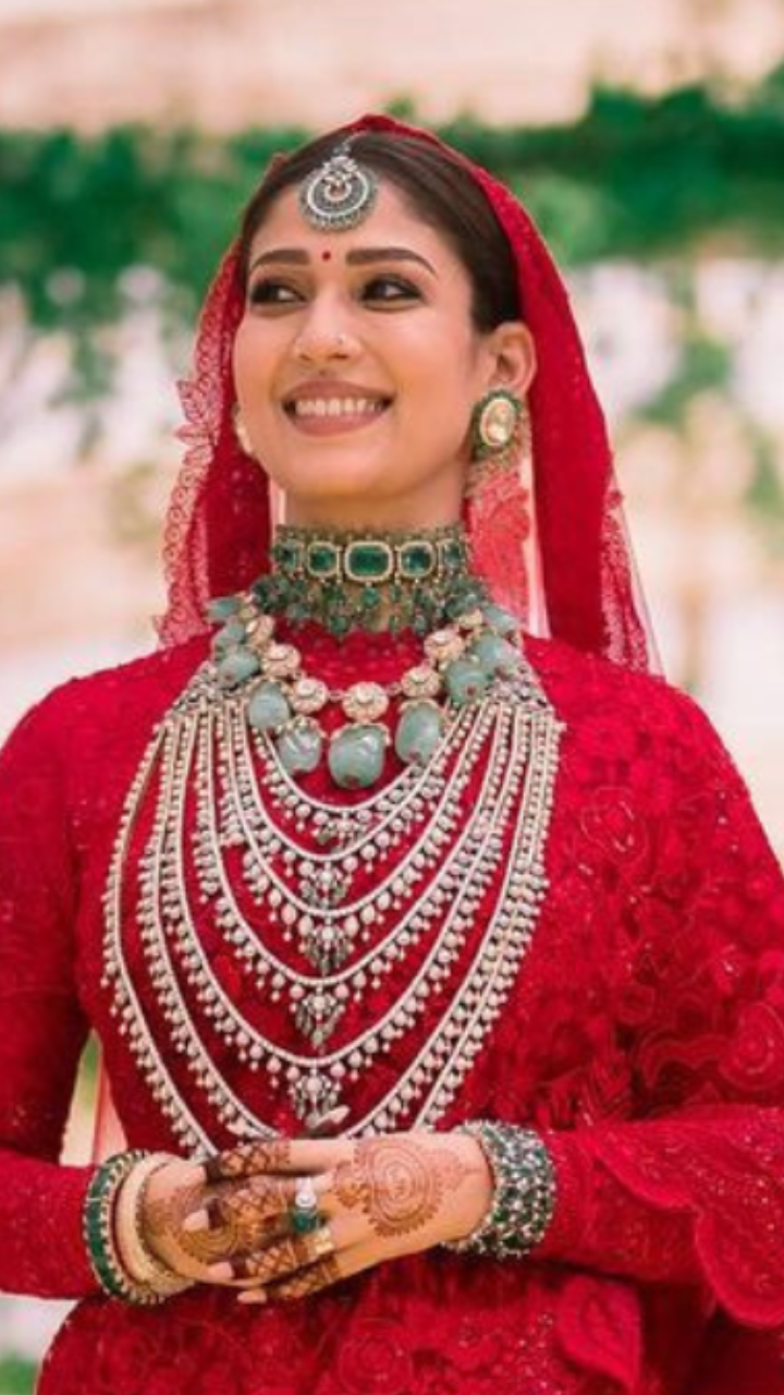 NickYanka wedding: All you need to know about Priyanka Chopra\'s Wedding  lehenga by Sabyasachi!