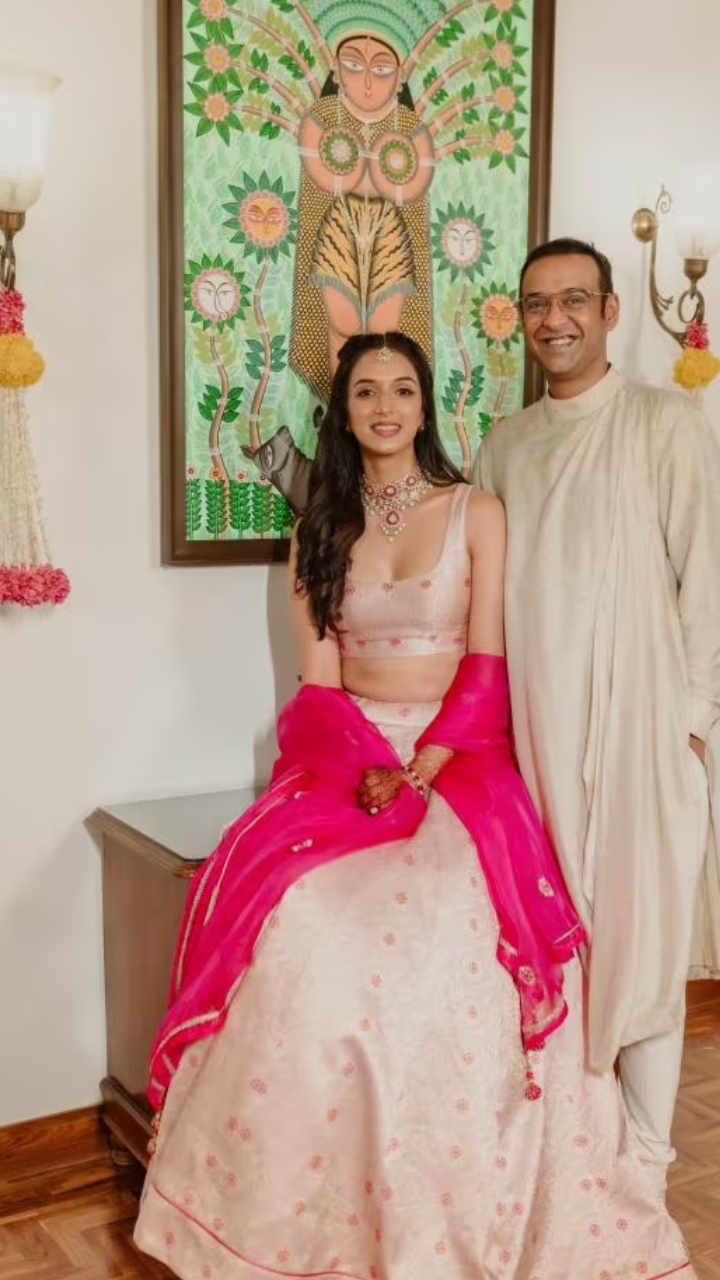 Harnaaz Sandhu wore the most wedding-worthy pink lehenga of the season | -  Times of India