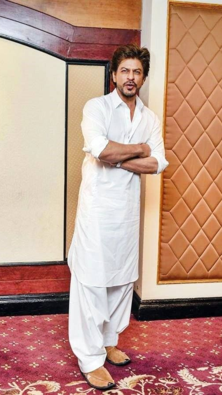 Maroon Pathani Kurta Pajama for Men: Buy Maroon Pathani Kurta Pajama Online  at Low Price - IndianClothStore.com