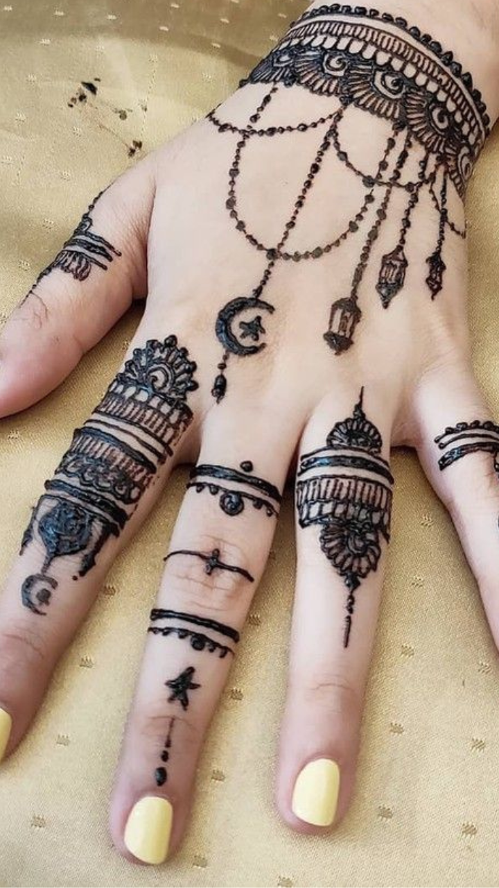 Ramadan 2023 Mehndi Designs: Intricate Arabic Henna Patters and Moon Mehndi  Design Videos for Front and Back Hand To Celebrate the Holy Month of Ramzan  | 🙏🏻 LatestLY