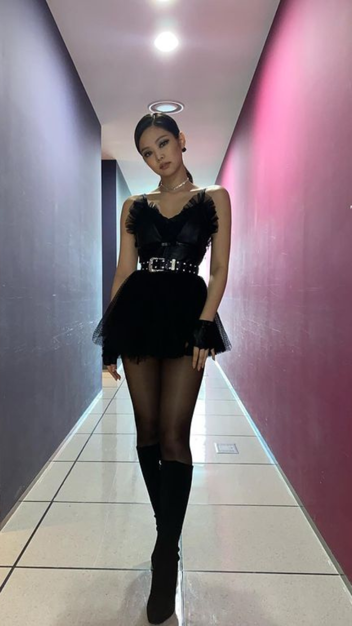 Jennie and Lisa's (Blackpink) outfits for coachella remind me of Bao's  signature body cuts. But Bao was not the designer... : r/NextInFashion
