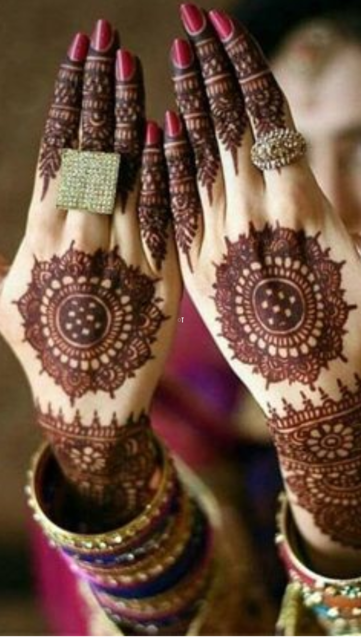 7 Ways To Make Your Mehendi Dark - शादियों में मेहंदी को और डार्क करना है?  तो अपनाएं ये 7 Tips