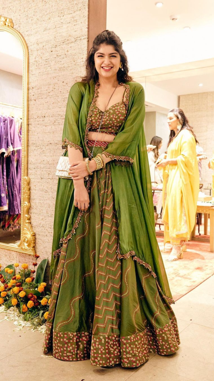 Kajol's Iconic Green DDLJ Lehenga And Other Bollywood Outfits At NMACC That  Every Cinephile Must See