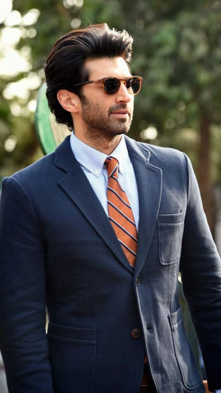Aditya Roy Kapoor waited with 10 other guys for his first acting gig with  Katrina Kaif, but not during 'Fitoor'
