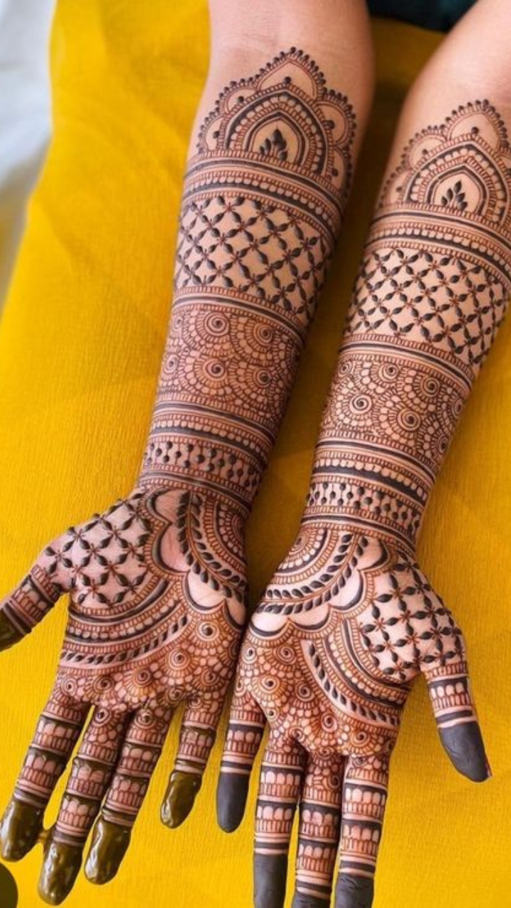 Minimalistic Mandala Mehendi Designs For Intimate Weddings!