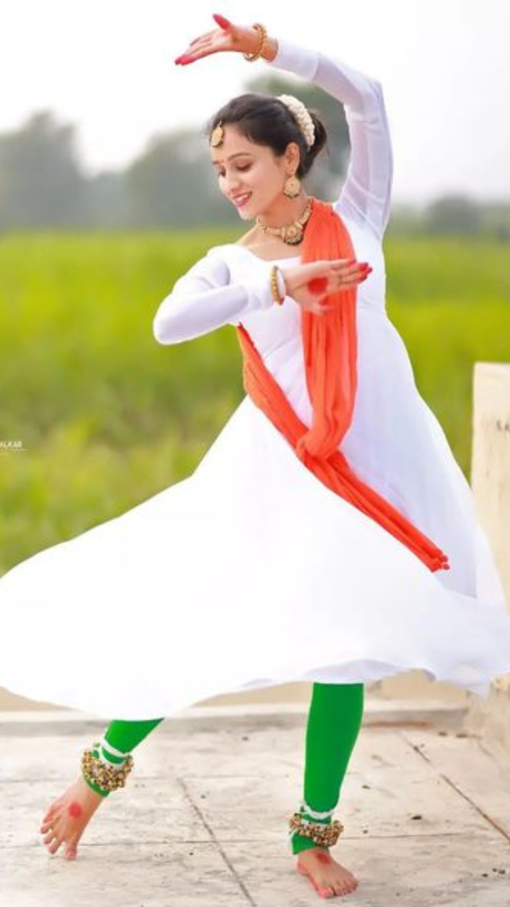 Independence day outfit Inspiration | Saroj Fabrics
