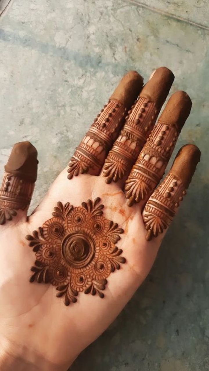 59 Timeless Pattern and Artistry Henna Designs : Floral Mandala Inspires 1  - Fab Mood | Wedding Colours, Wedding Themes, Wedding colour palettes