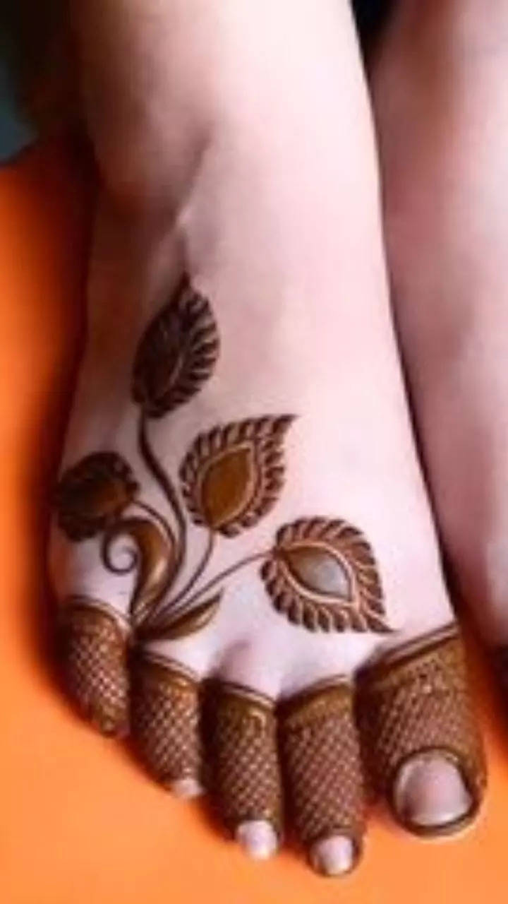 Leg Mehndi Designs For Brides | 2020 Henna Mehdni Designs For Feet