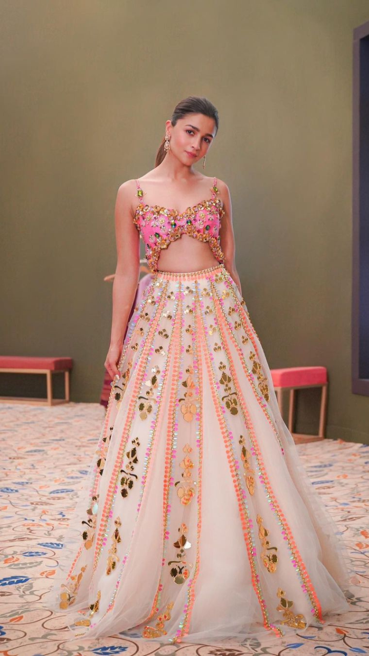 Alia Bhatt To Deepika Padukone: Celeb-Inspired Light Lehengas To Style This  Holi | Zoom TV