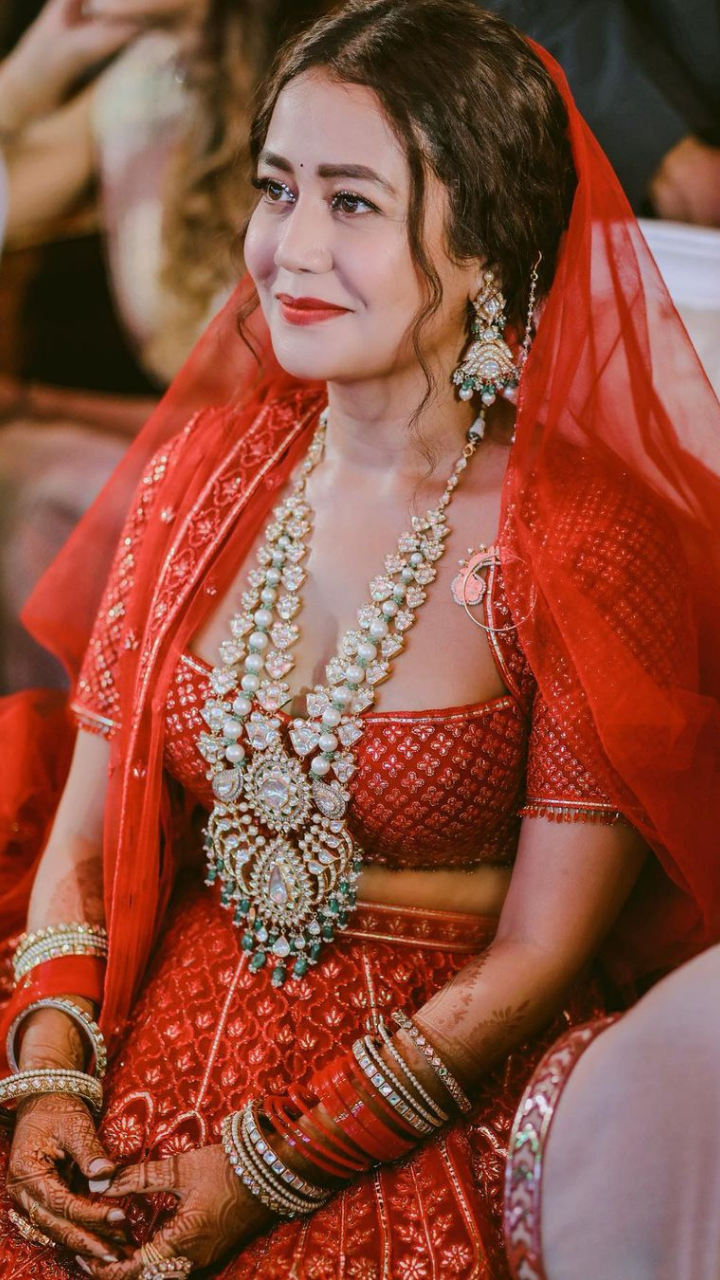 Vintage inspired beautiful heavy bridal jewellery set gold plated tika  jhumer necklace earrings Ayeza khan actress smiling uk usa canada