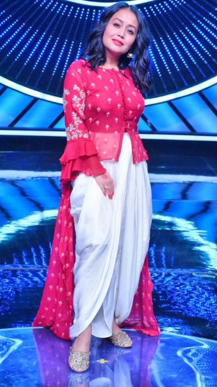 Neha Kakkar In A Green Dramatic Dress And Boots For Indian Idol's Latest  Episode - Boldsky.com
