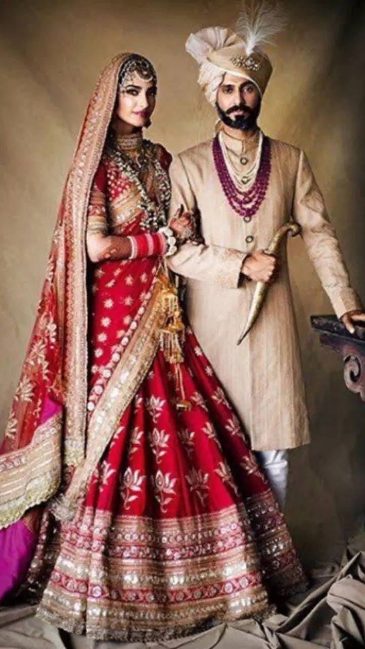 Priyanka Chopra's Bridal Lehenga Had A Secret Surprise For Her Dulhe Raja