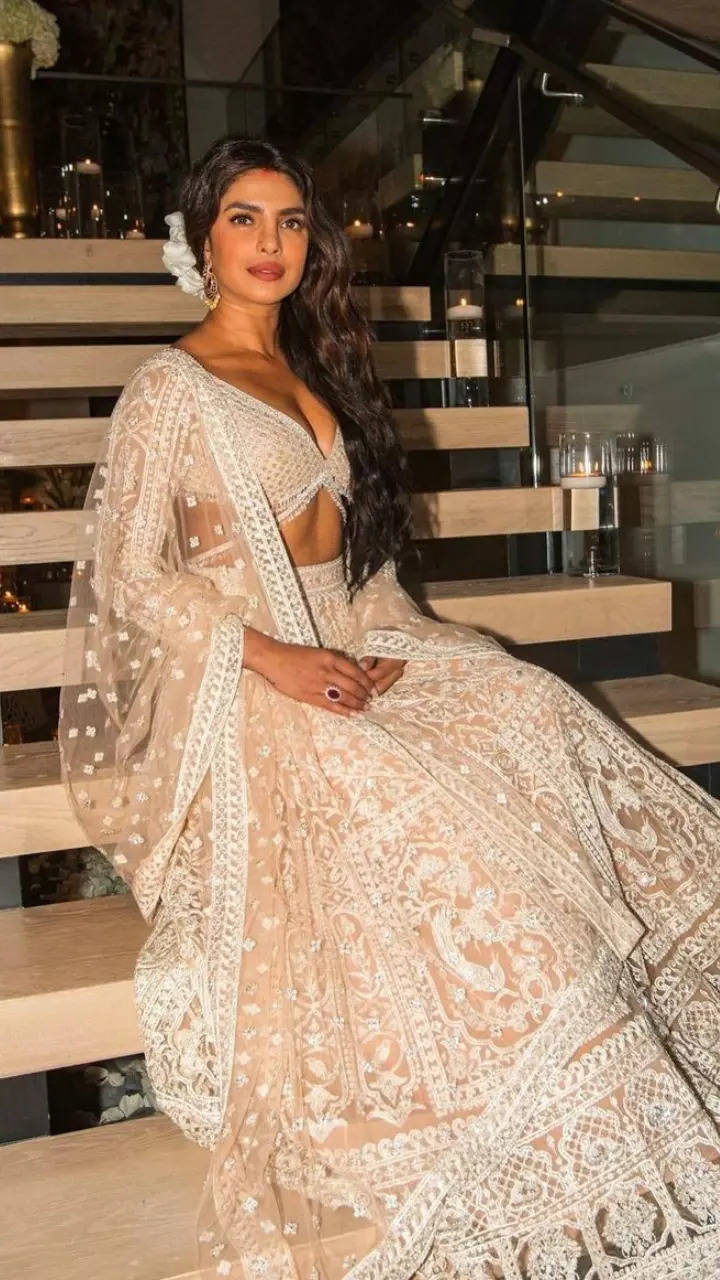 Deepika white clearance lehenga