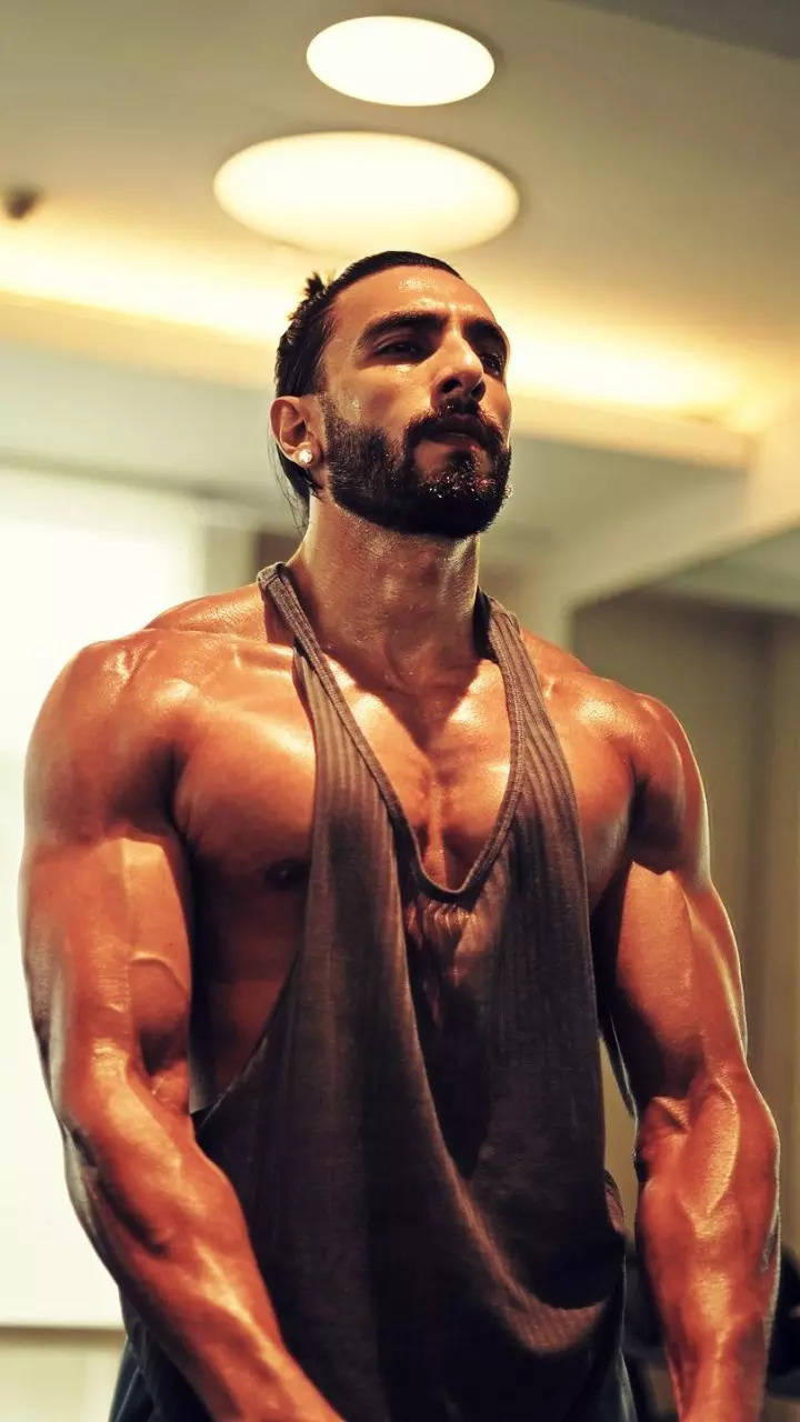 Ranveer Singh Shows Off His Jordaaar Body In New Photos