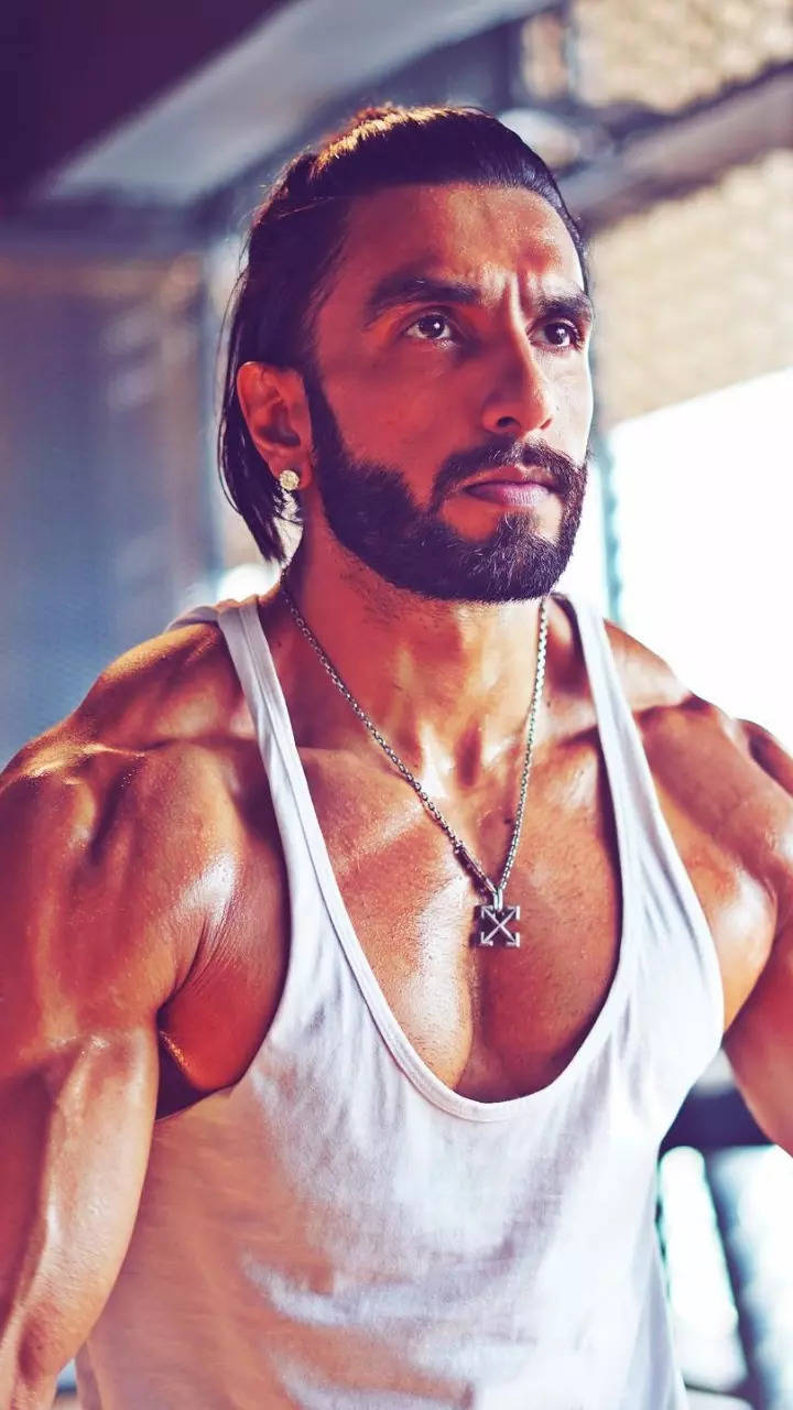 Ranveer Singh Shows Off His Jordaaar Body In New Photos