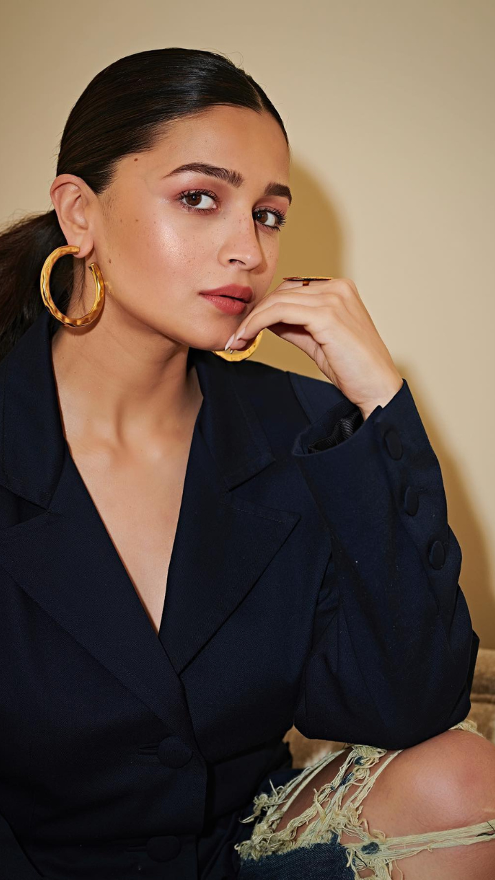 Alia Bhatt | Close Up with Beautiful Earrings