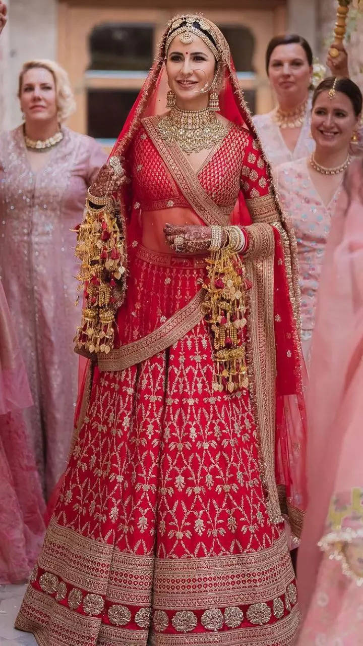 Deepika's wedding function : Mehandi | “Some things are meant to be , and  hence the sun came out shining in all its glory, after two days of rain”  said designer Sabyasachi. : r/DeepikaPadukoneClub