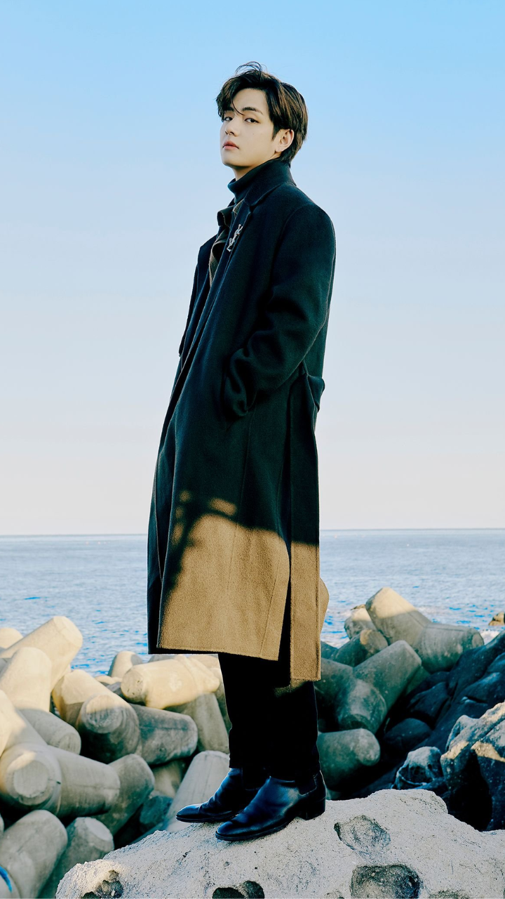 BTS star V's elegant long coats for Winter