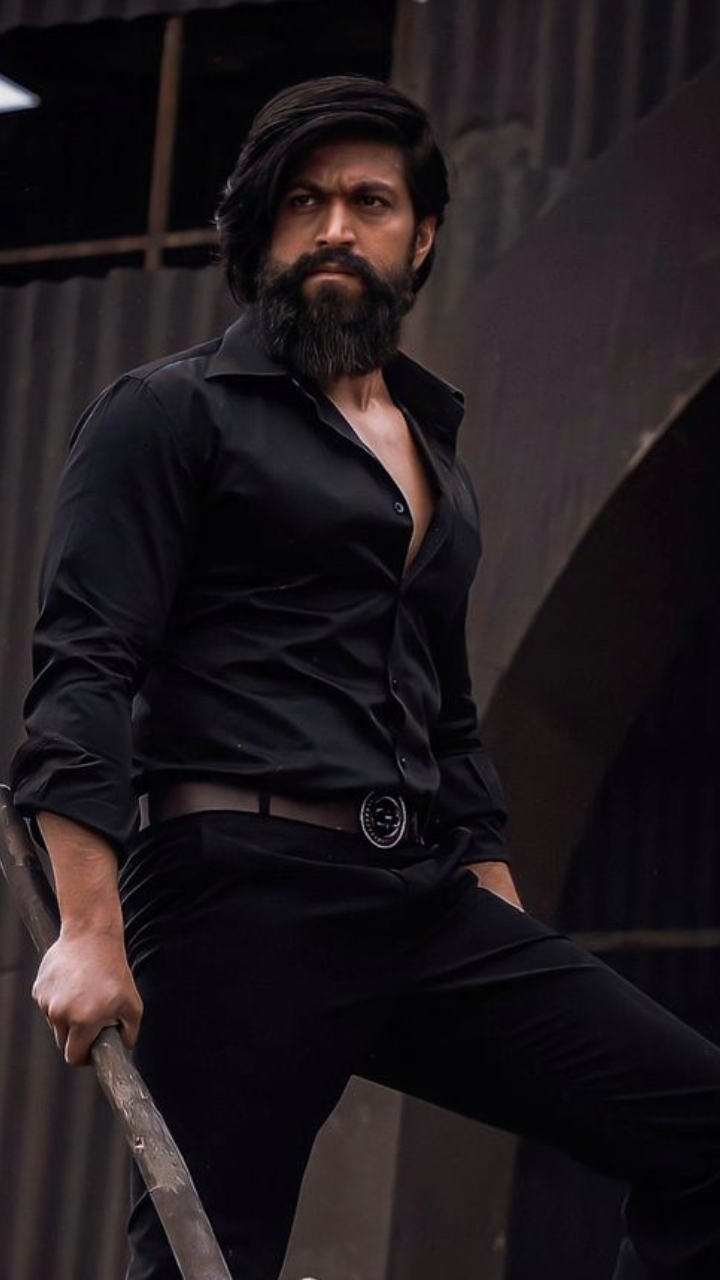 KGF star Yash's 'rocking' box office report card | Zoom TV