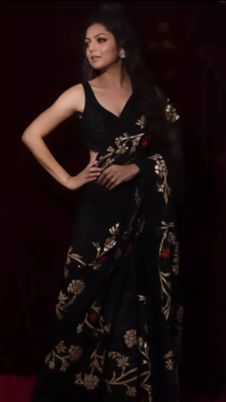 Drashti Dhami Style Black Gown Suits | Ethnicroop