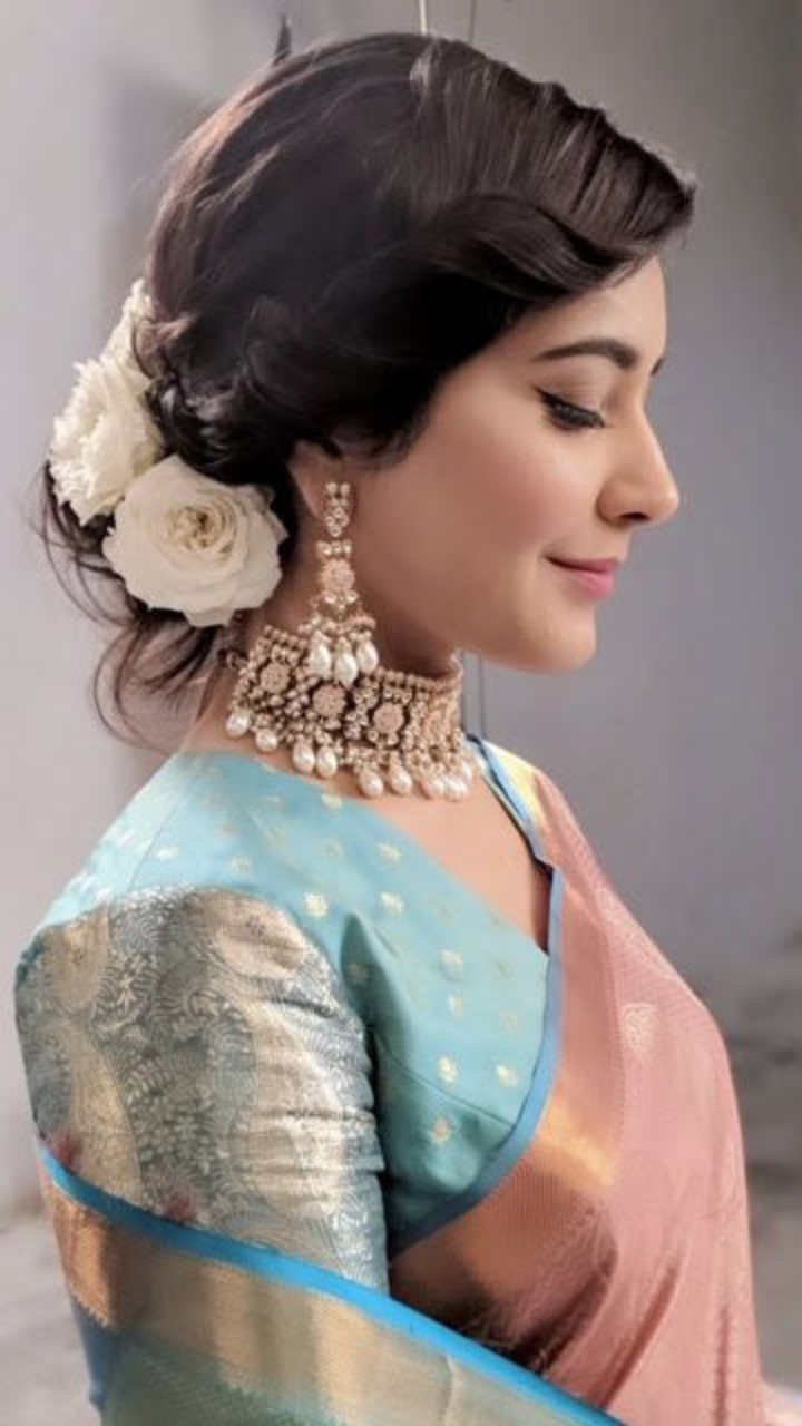 5 stunning and easy-to-make hairstyles to match your saree this wedding  season