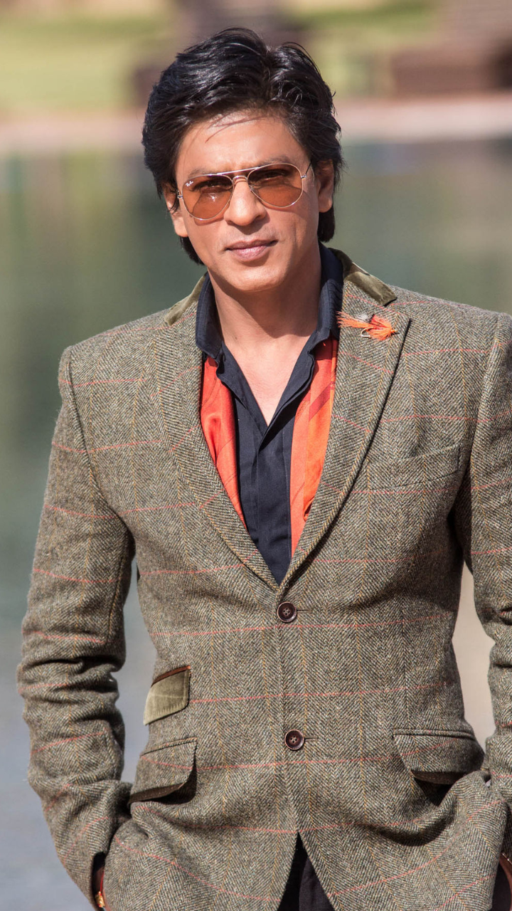 SRK beats Tom Cruise, George Clooney to become 4th Richest Actor ...