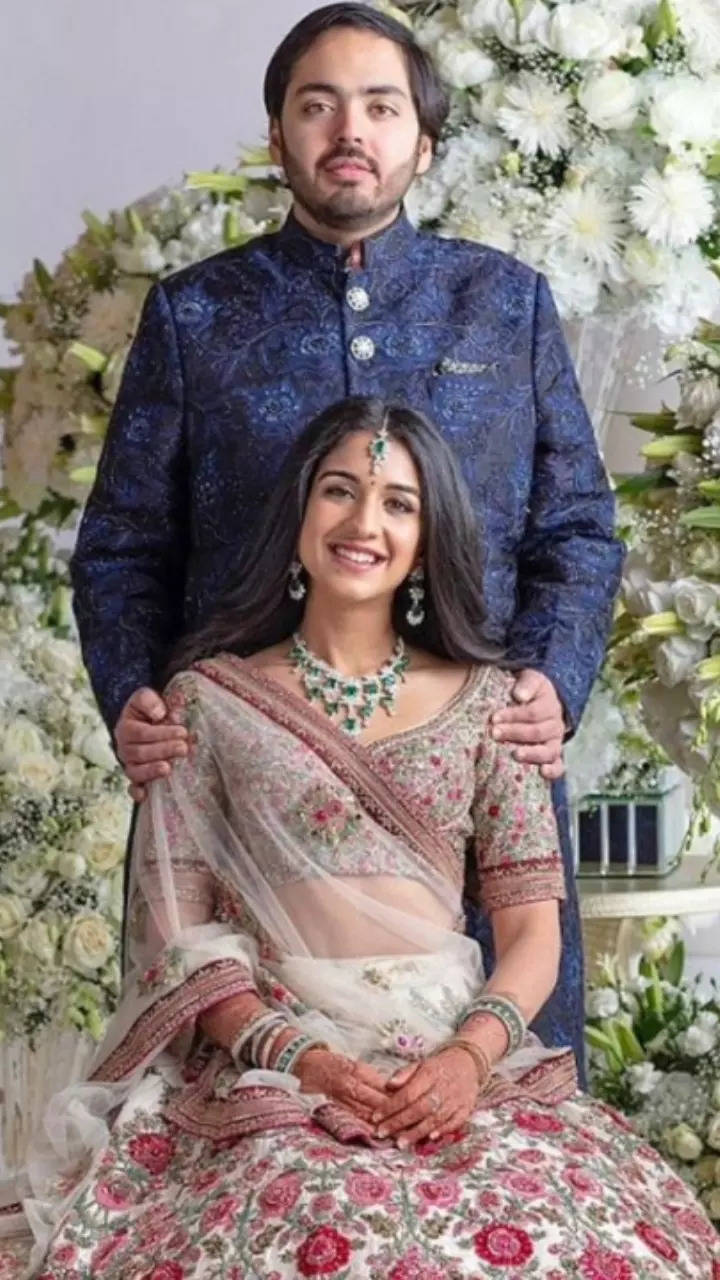 Couple Wedding Wear Set Colours You Don't Want to Miss Out On!