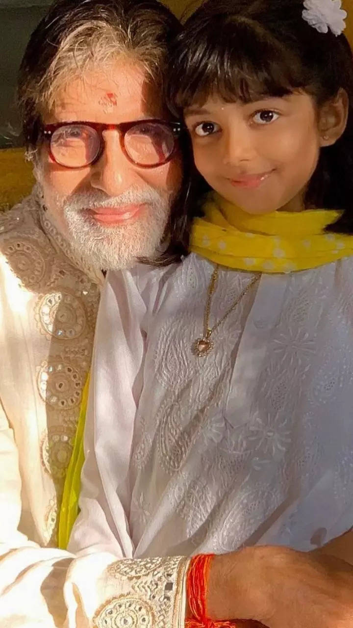 Aishwarya Rai Bachchan's daughter Aaradhya bachchan 11 is unrecognisable in  anarkali suit Radhika Merchant Anant Ambani engagement | Zoom TV