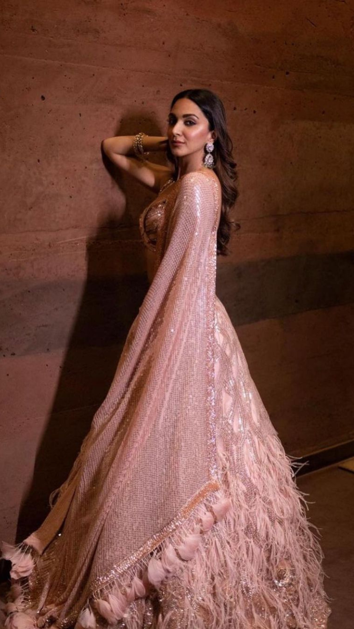 Will Kiara Advani Be A Manish Malhotra Bride? 6 Stunning Times She Looked  Ethereal In The Designer's Creations