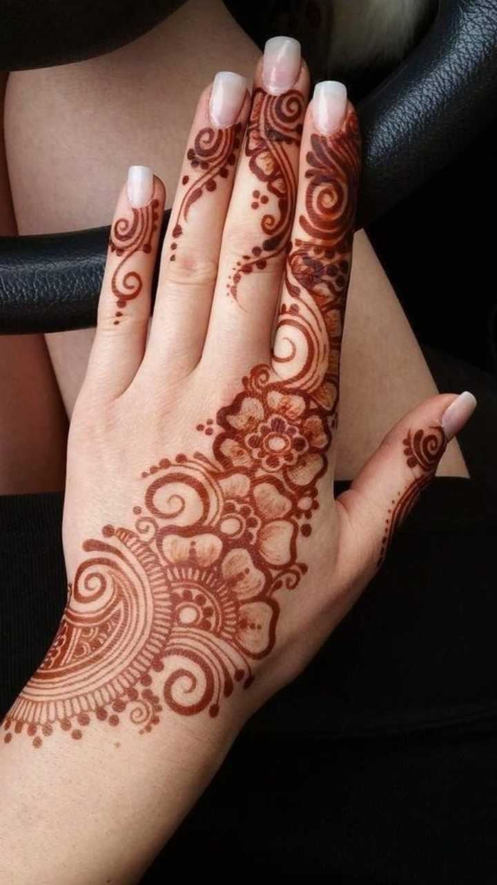 25 Easy Henna Designs for Beginners for Your Hands & Feet