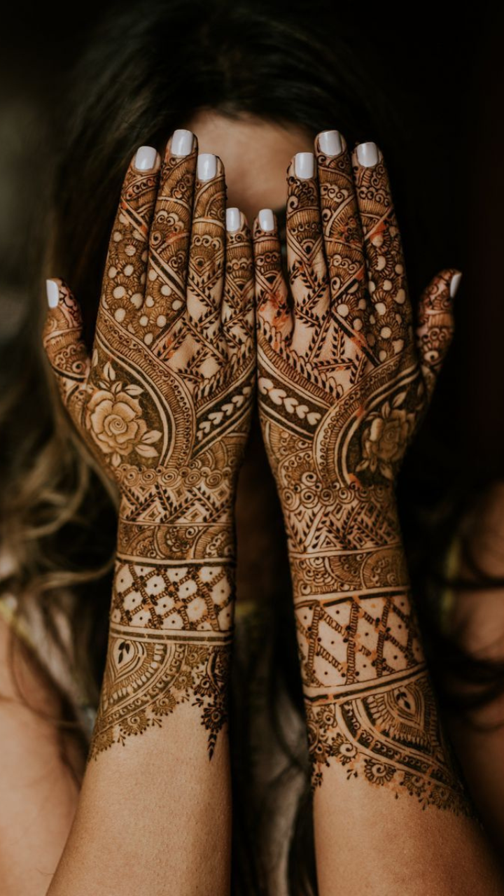 Top 20+ Full Hand Mehndi Design to Pick This Wedding Season- WeddingWire