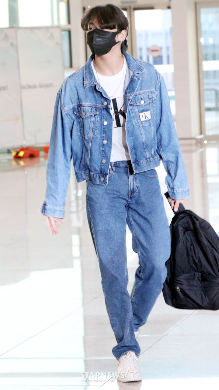 BTS Jungkook airport look calvin klein denim jeans Has Good Looks In His ' Jeans