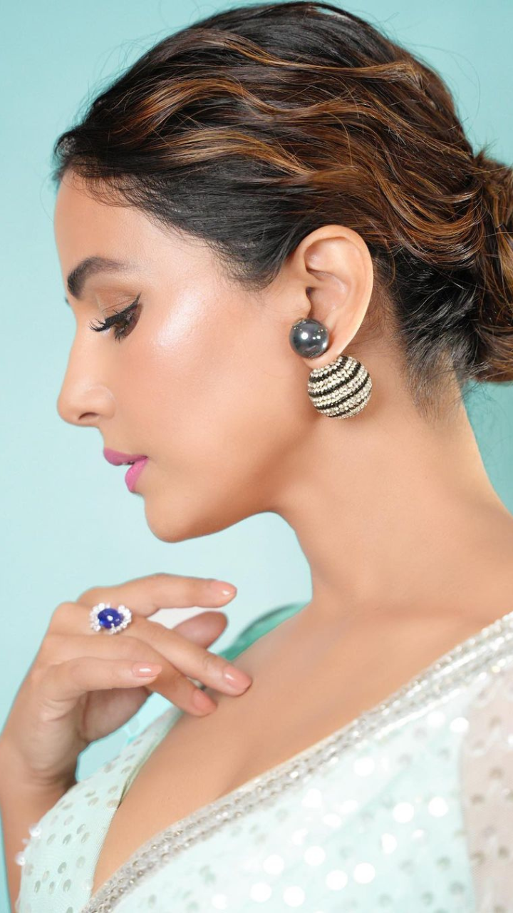 Hina Khans Pretty Aqua Look Is The Kind Of Blues We Wish We Could Have