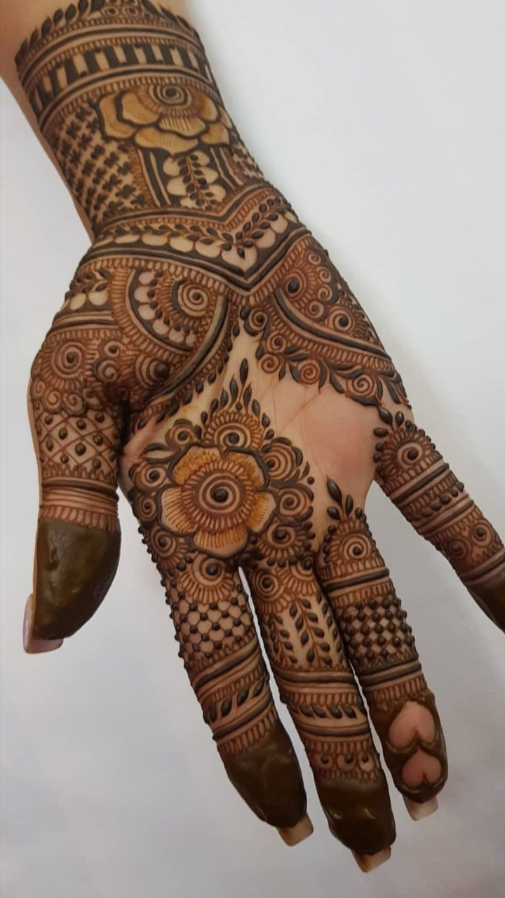 The Finest and Trendy Mehndi Designs You may create on This Eid - Pak  Cheers - Wedding Services Provider - Blog