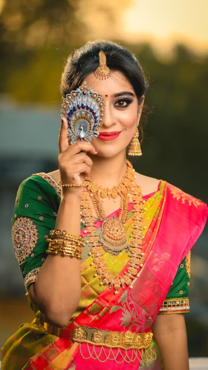 Maharashtrian Bride Navari Nath Marathi Maharashtrian bride affordable  makeup Easy way  YouTube
