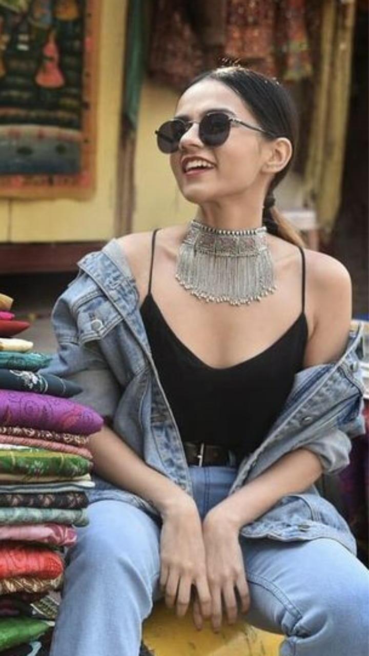 Deepika looks super classy in this black strapless and kundan necklace  Western  outfits Indian jewelry Indian accessories