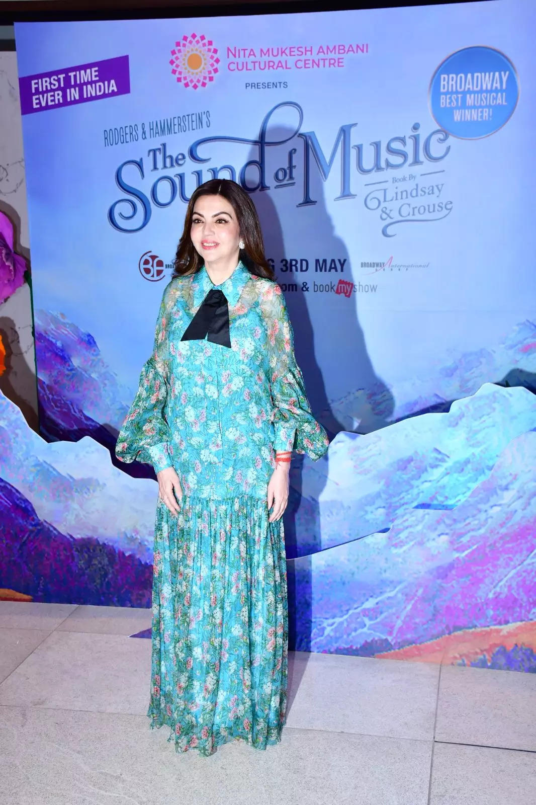 Nita ambani sale dresses price