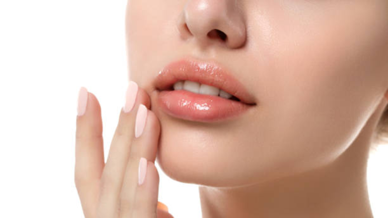 Upgrade Your Lip Care Routine: These Natural Oils Will Keep Your Lips Perfectly Hydrated
