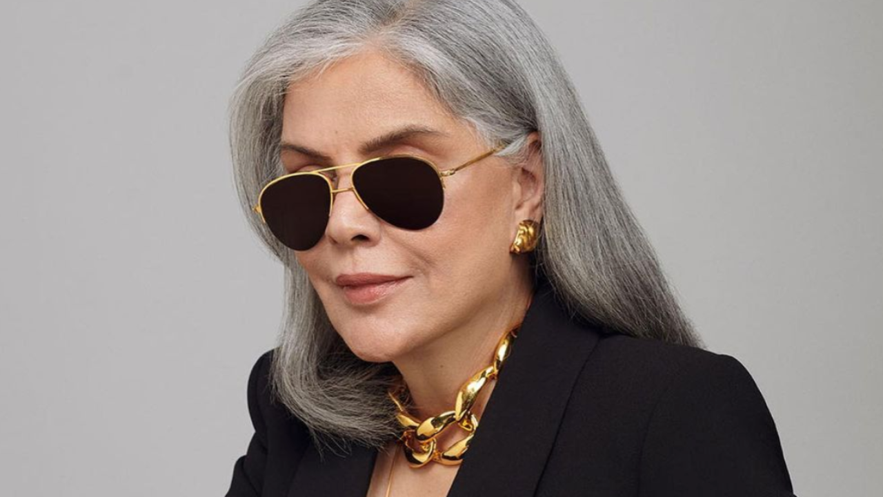 Slaying at 71! What Makes Zeenat Aman's Quirky Yet Relatable Instagram Content Everyone's Favourite