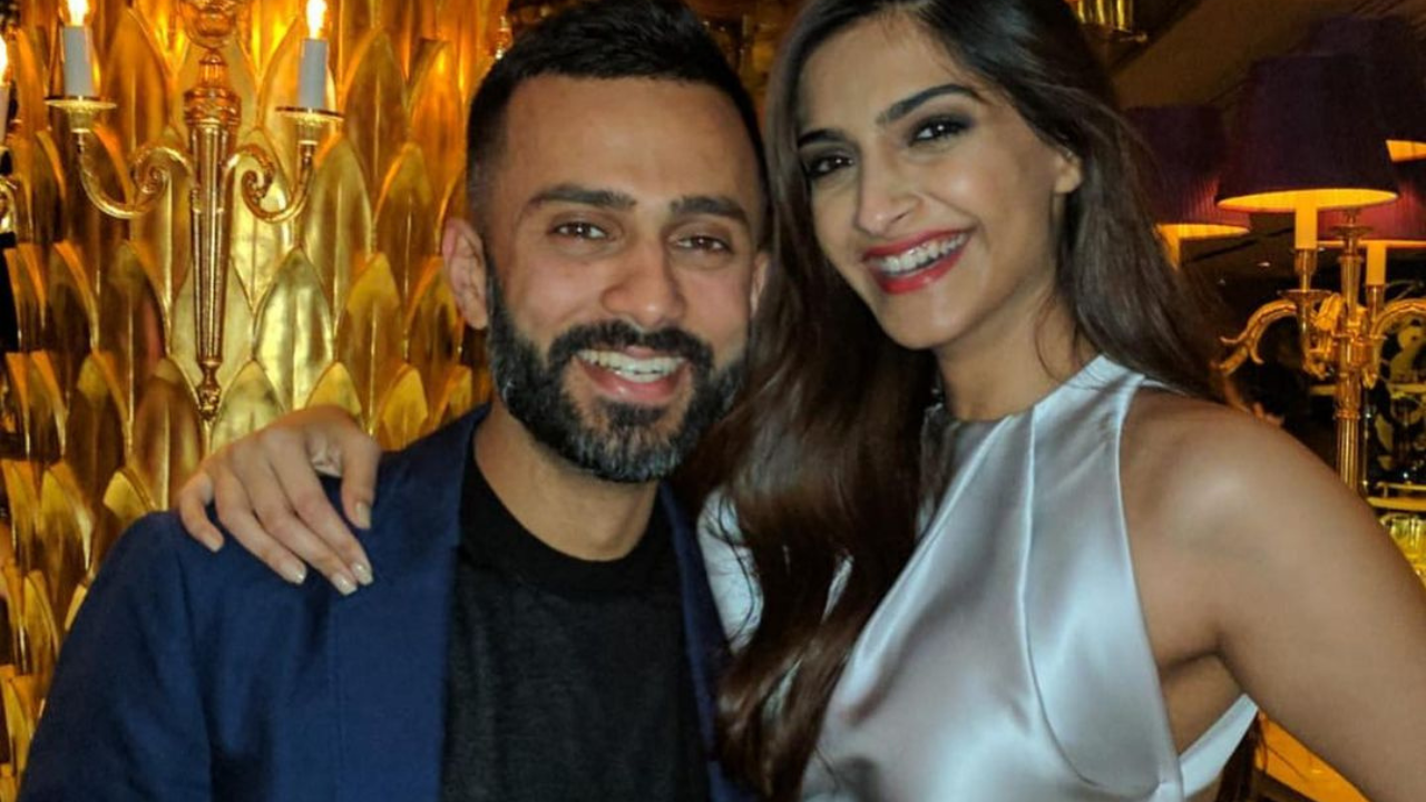 Sonam Kapoor Showers 'Jaan' Anand Ahuja With Love On Wedding ...