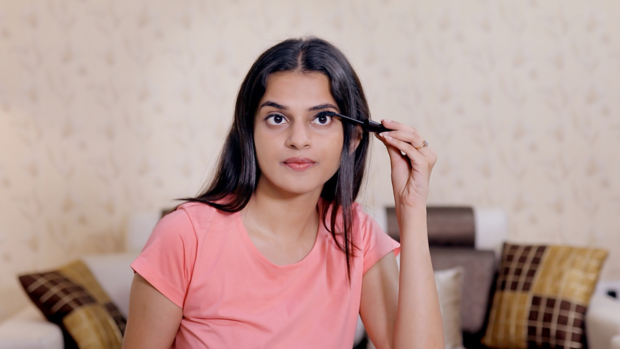 Makeup tips for dark eyes. Pic Credit: Shutterstock