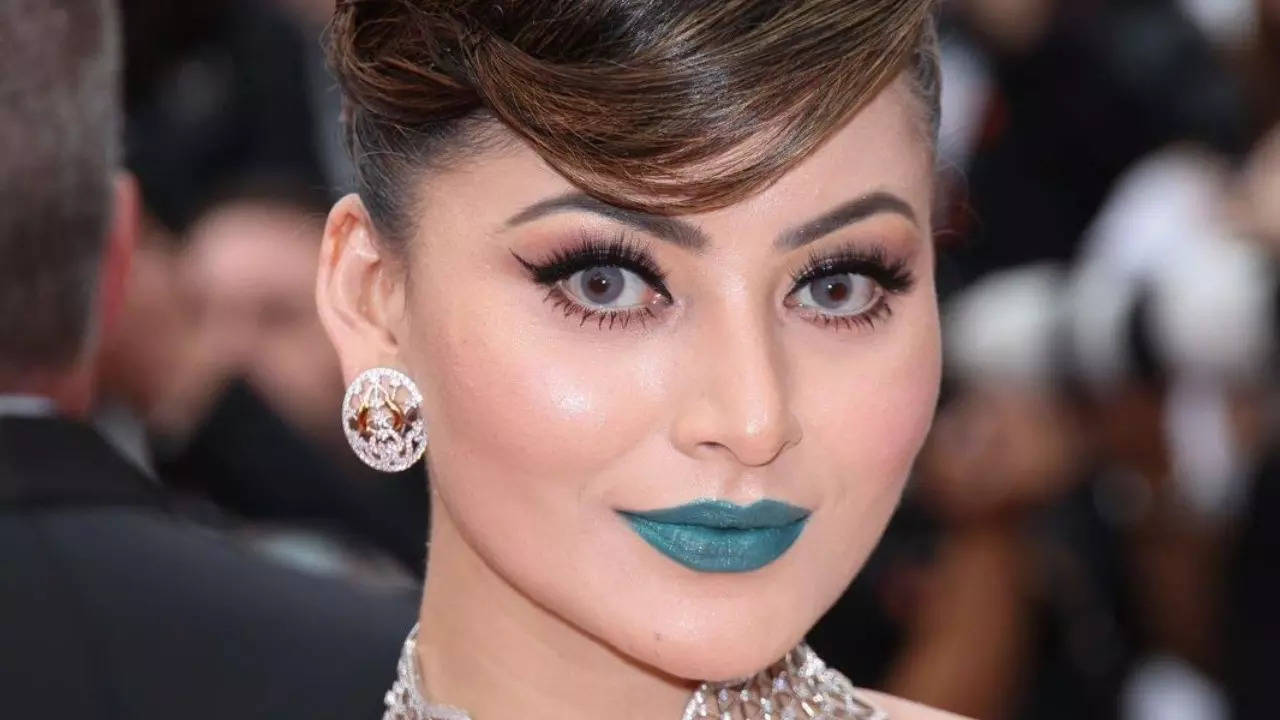 Cannes 2023: Urvashi Rautela Tops Aishwarya Rai's Purple Lips With Her Blue Pout