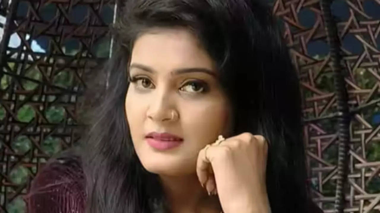 Bhojpuri Singer Nisha Upadhyay Gets Injured During Celebratory Firing In Bihar, Condition Stable
