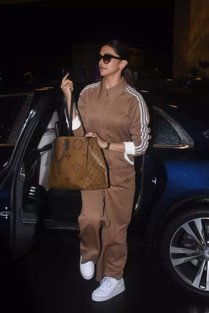 Deepika Padukone Once AGAIN Proves She Is 'Queen Of Airport Looks