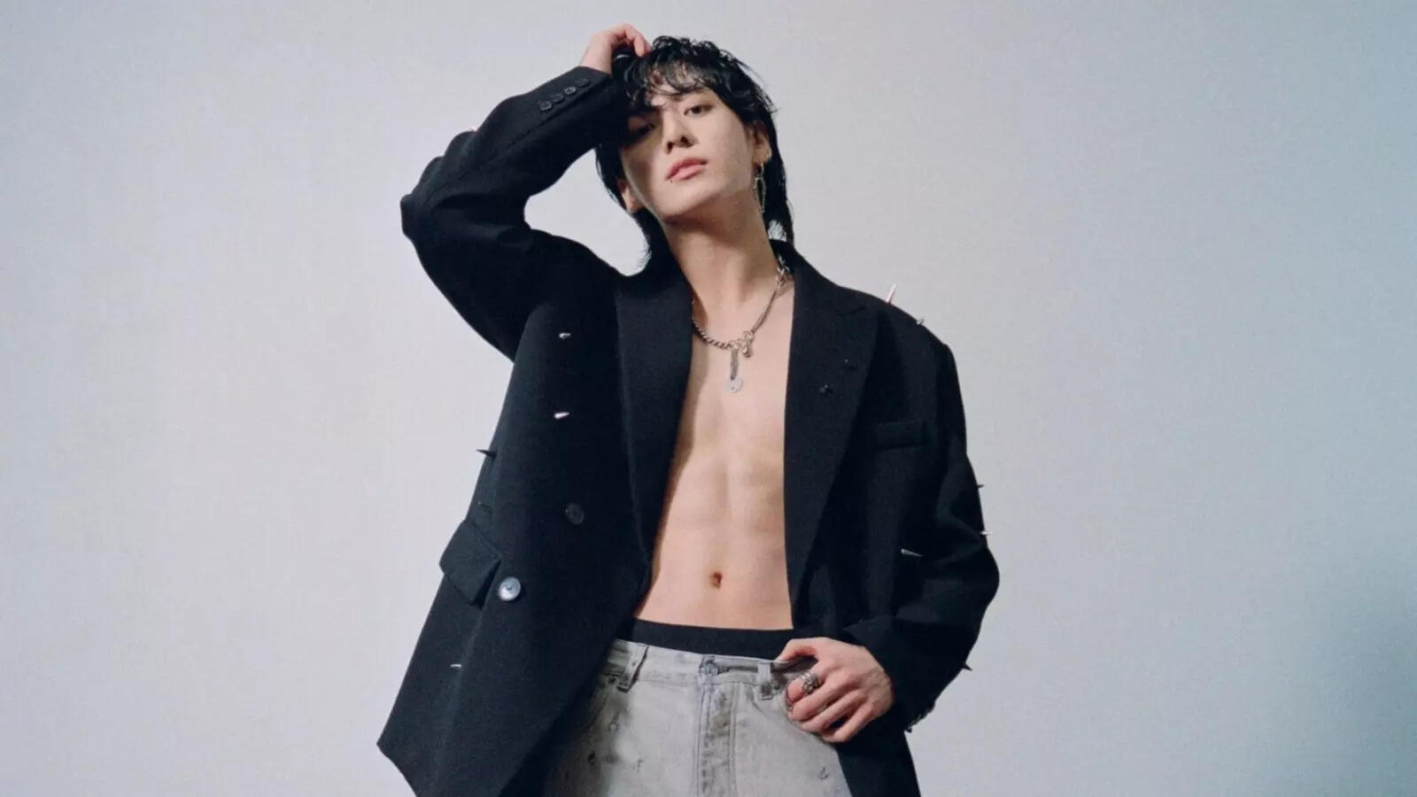 BTS Jungkook continua o reinado da Billboard e conquista três posições no Top 10 do BB Global 200 ao mesmo tempo