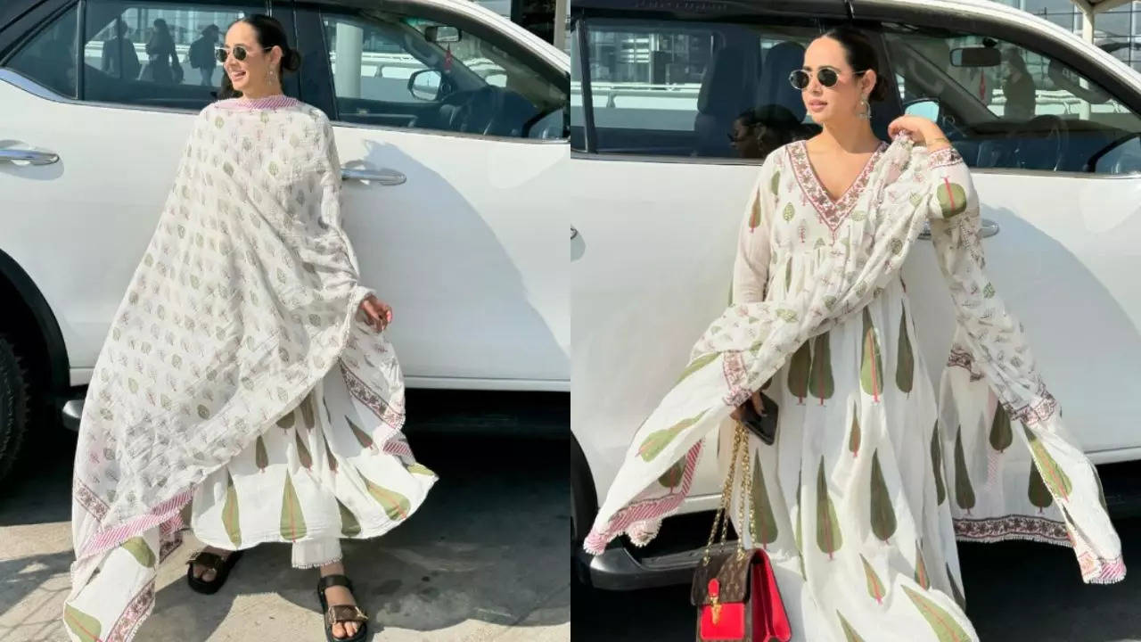 Cotton Anarkali worn by Sunanda Sharma